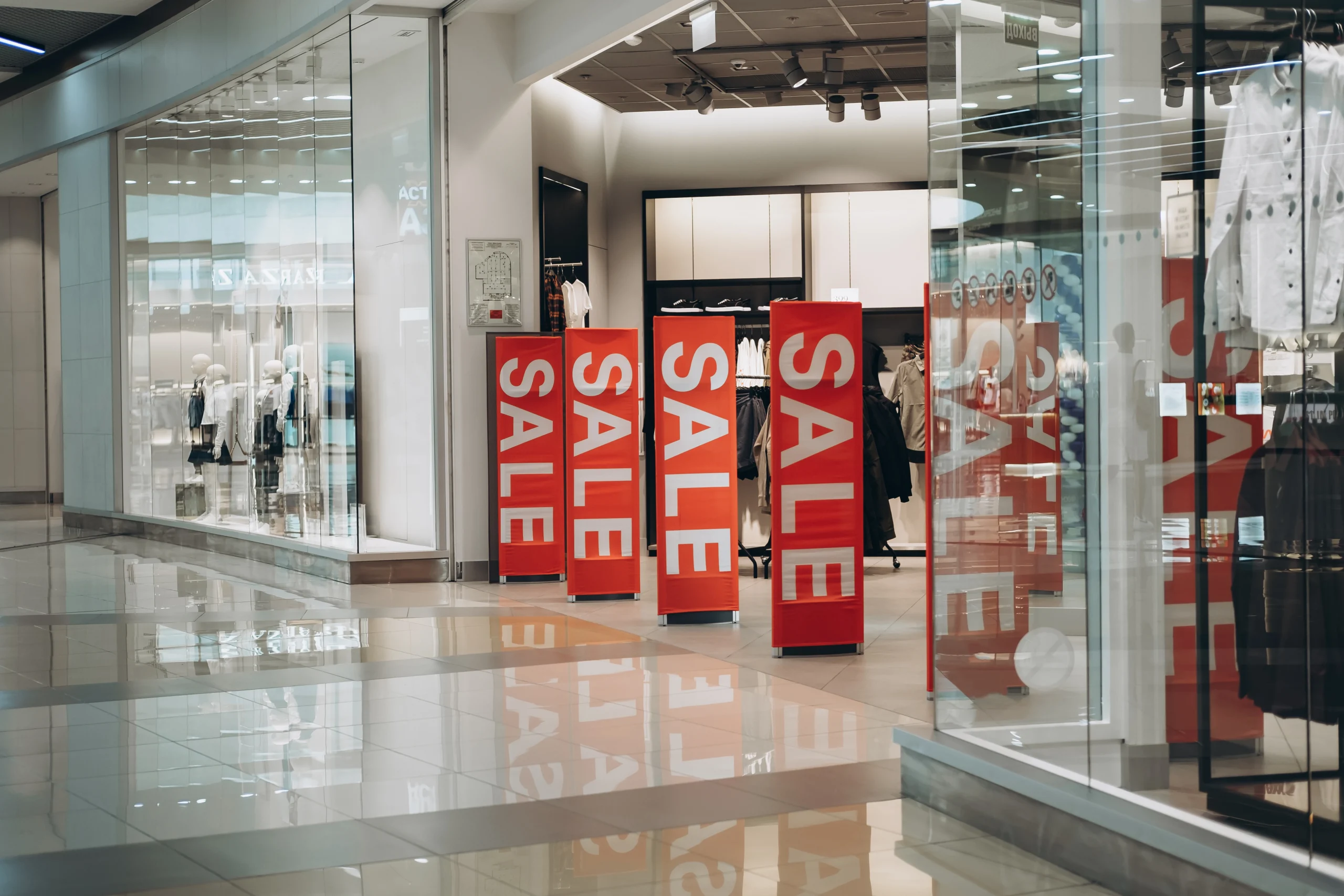 red-banners-sale-on-anti-thieft-gate-sensor-at-clo-2025-03-07-12-53-19-utc